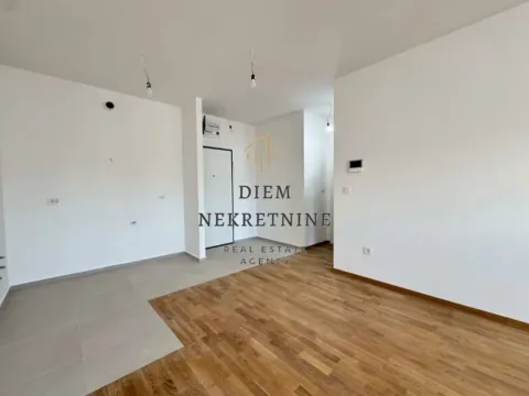 Izdavanje, jednosoban stan, 45m², Stari Aerodrom, Podgorica - image 4