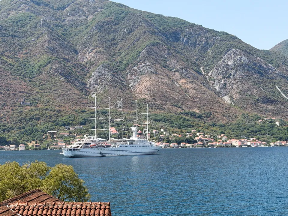 Sale, two bedroom apartment, 110m², Dobrota, Kotor