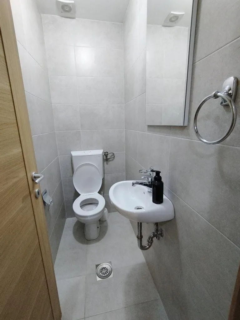 Izdavanje, dvosoban stan, 75m², Stari Aerodrom, Podgorica