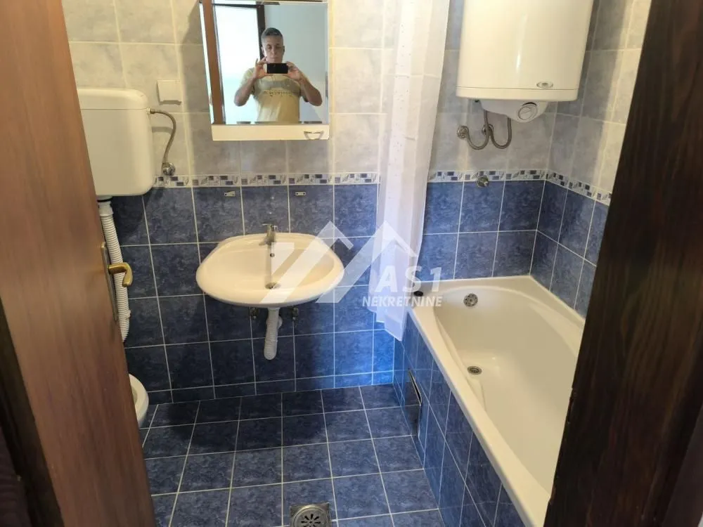 Izdavanje, trosoban stan, 85m², Adice, Novi Sad Sve Podlokacije