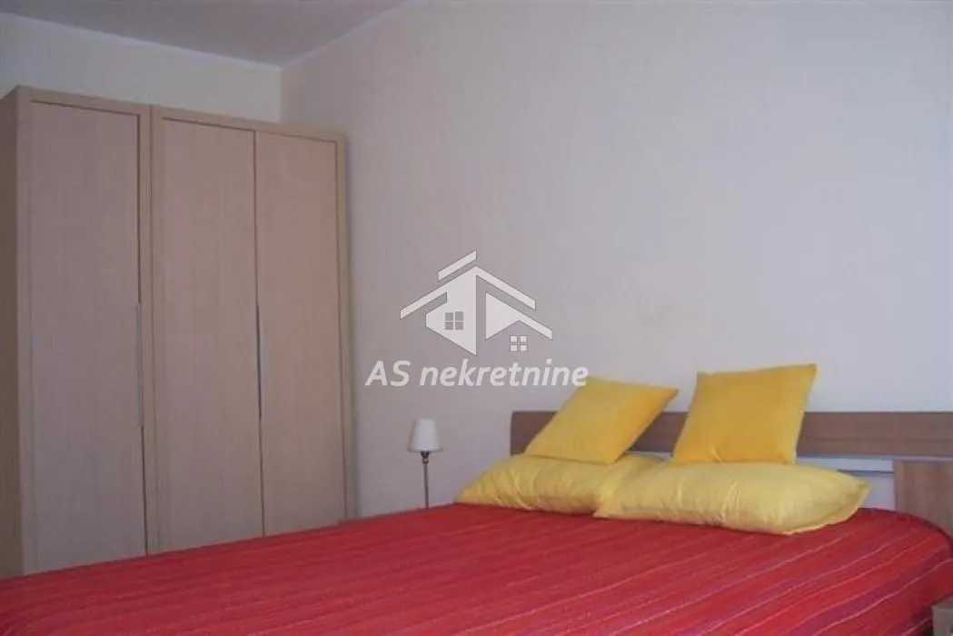 Izdavanje, dvosoban stan, 70m², Novi Beograd Sve Podlokacije, Beograd