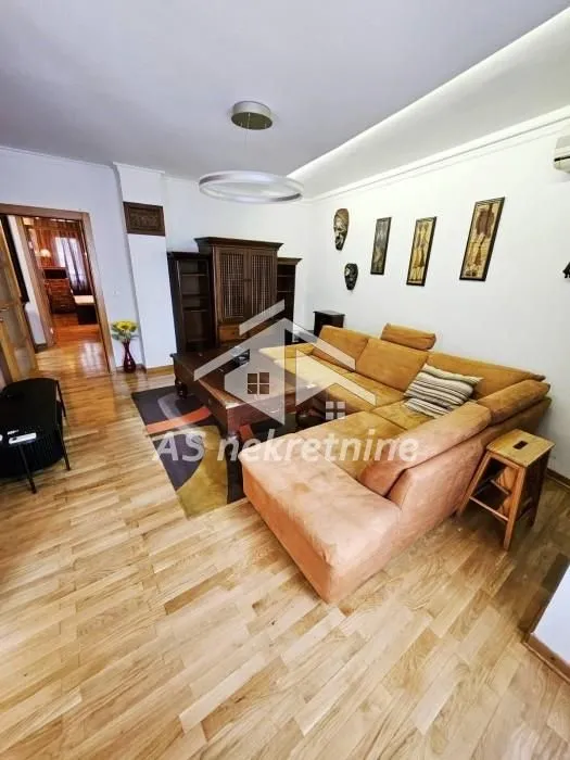 Rent, three bedroom apartment, 80m², Stari Grad, Beograd