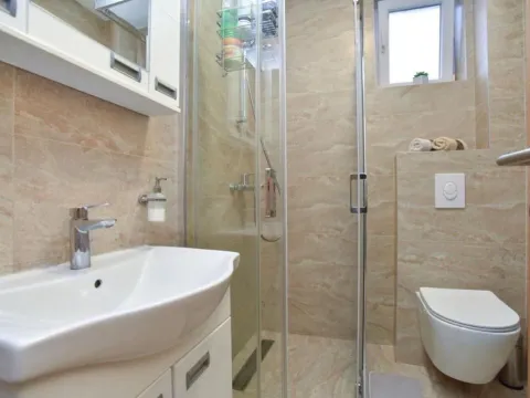 Izdavanje, jednosoban stan, 49m², Zaobilaznica, Budva - image 2