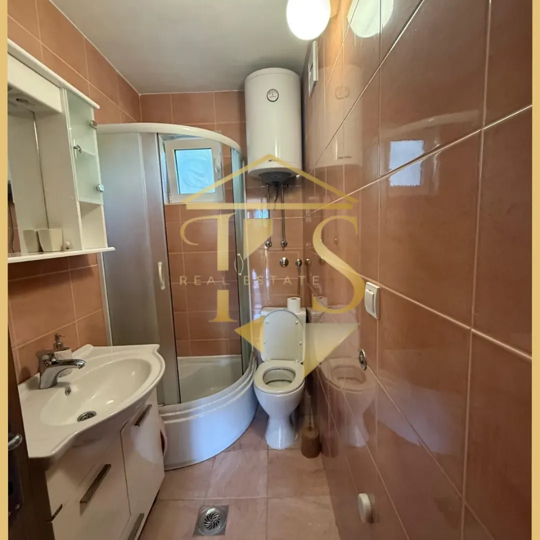 Izdavanje, jednosoban stan, 84m², Dumidran, Tivat