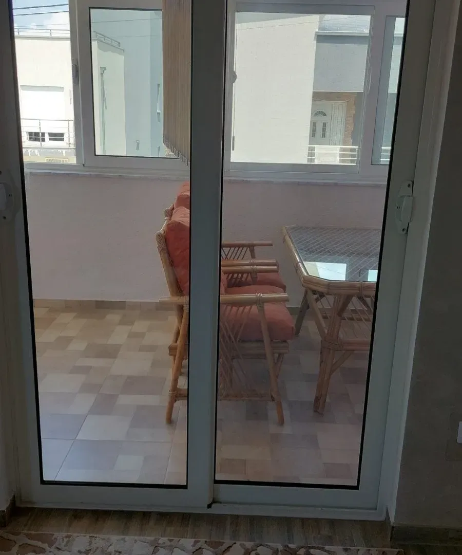 Izdavanje, dvosoban stan, 74m², Bar, Crna Gora