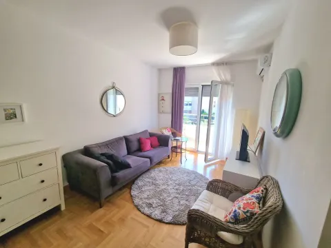 Izdavanje, dvosoban stan, 54m², Budva, Crna Gora - image 19