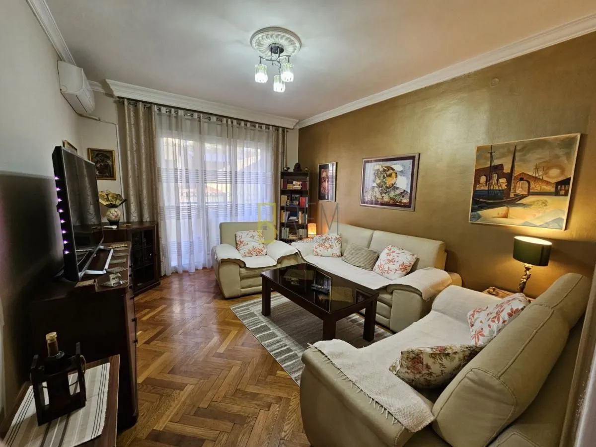 Izdavanje, dvosoban stan, 65m², Centar, Podgorica