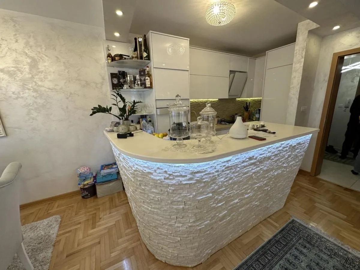 Prodaja, dvosoban stan, 90m², Budva, Crna Gora