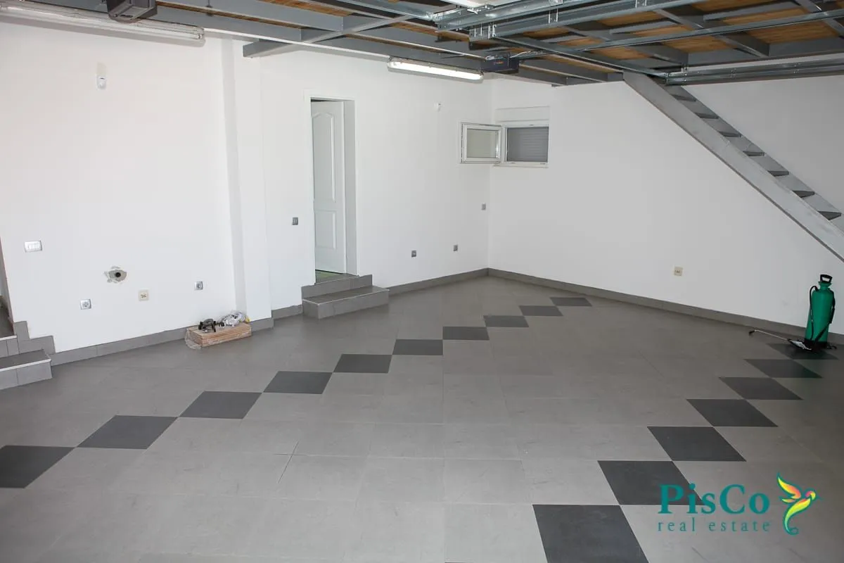 Prodaja, kuća, 254m², Donji Kokoti, Podgorica