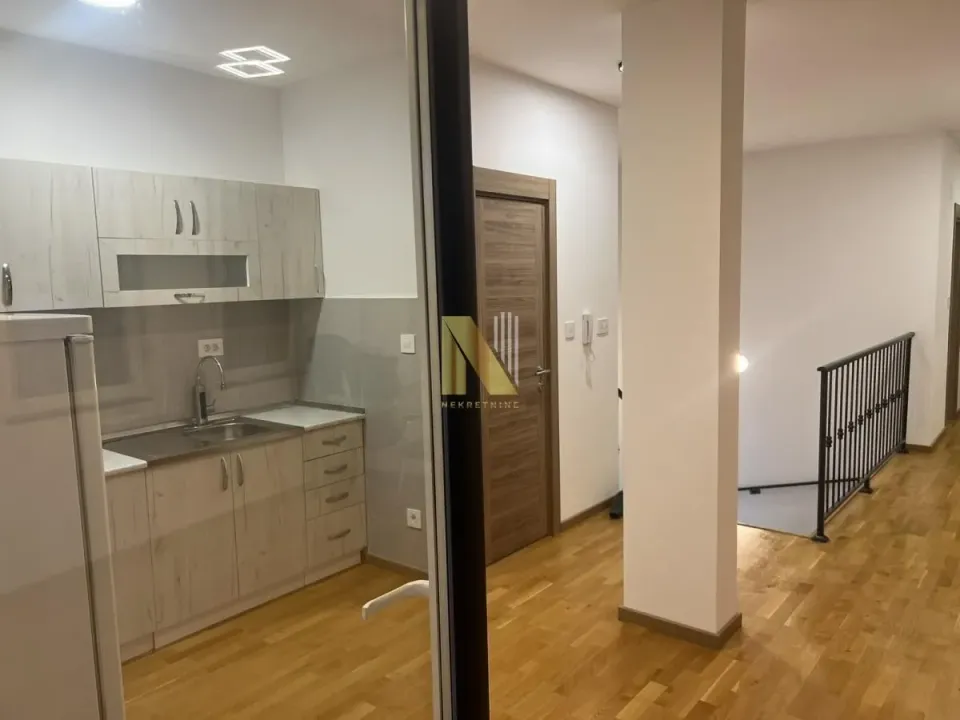 Izdavanje, četvorosoban stan, 92m², Alibegovac, Petrovaradin