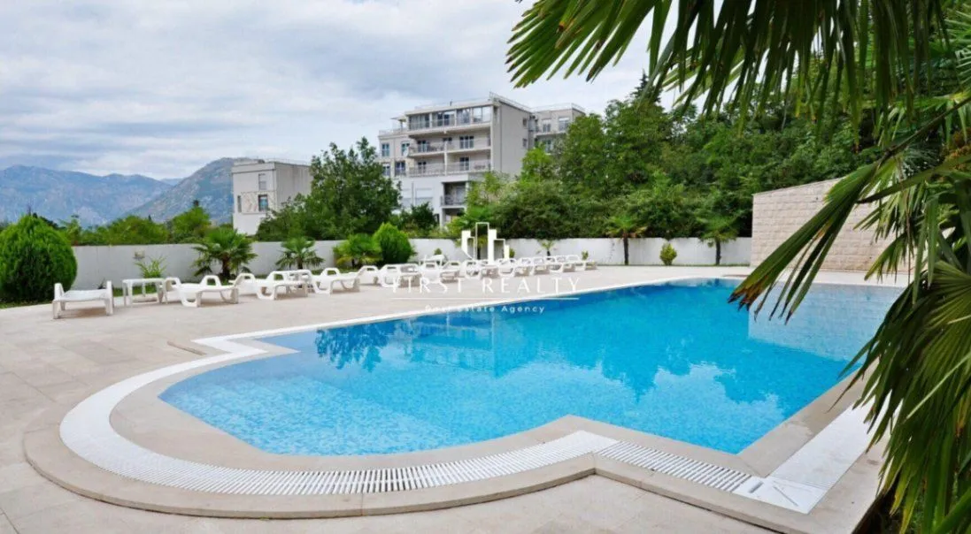 Sale, one bedroom apartment, 57m², Dobrota, Kotor