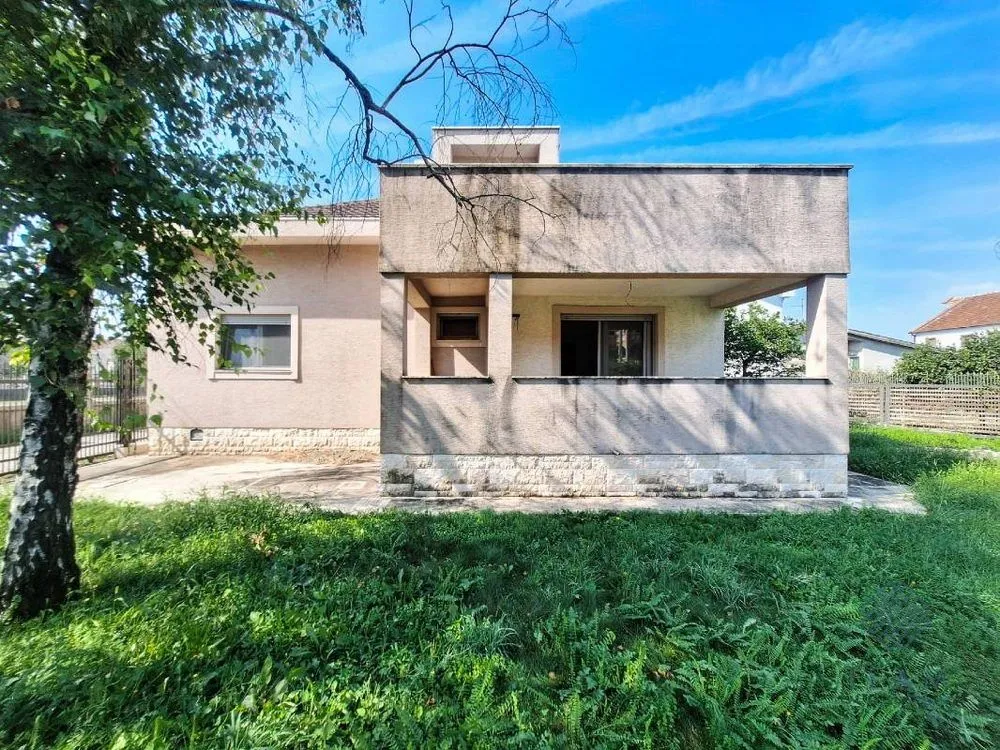 Prodaja, kuća, 228m², Dalmatinska ulica, Podgorica