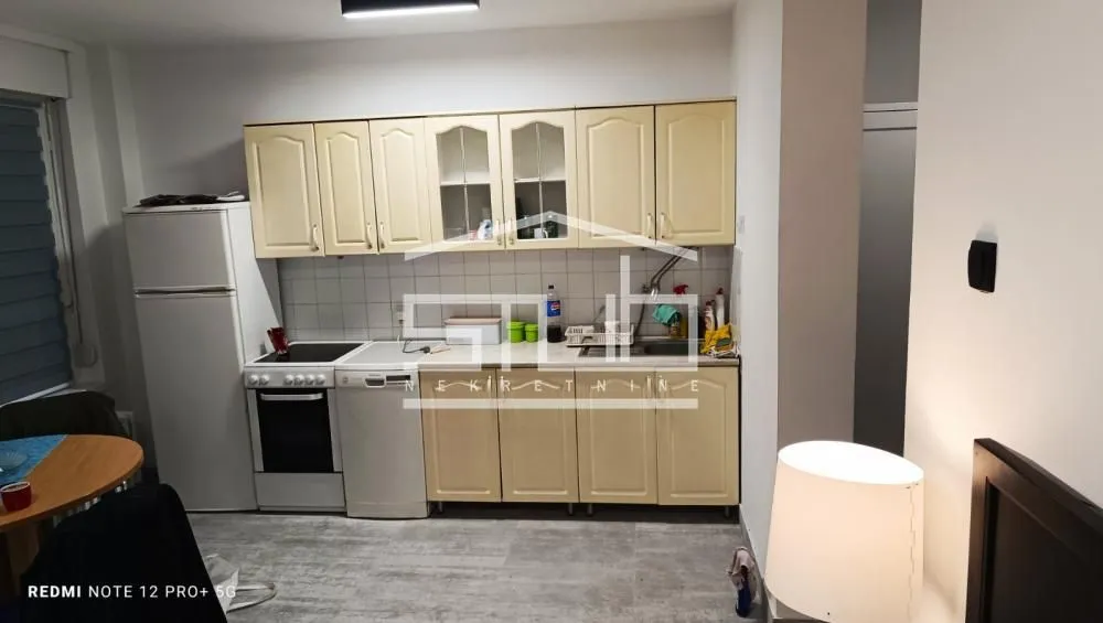 Izdavanje, dvosoban stan, 39m², Vračar Sve Podlokacije, Beograd
