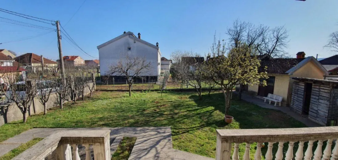 Prodaja, kuća, 270m², Tološi, Podgorica