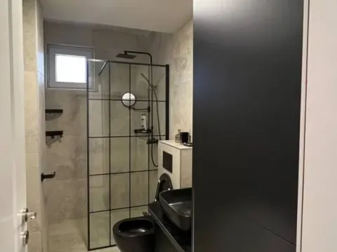 Rent, house, 200m², Mrčevac, Tivat - image 3