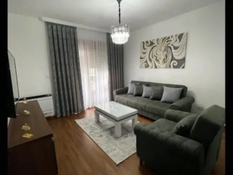 Izdavanje, dvosoban stan, 69m², Master Kvart, Podgorica