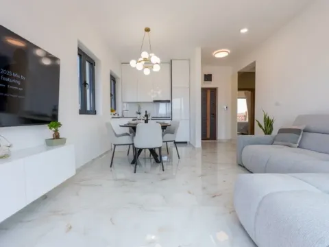 Izdavanje, jednosoban stan, 59m², Tivat, Crna Gora - image 5