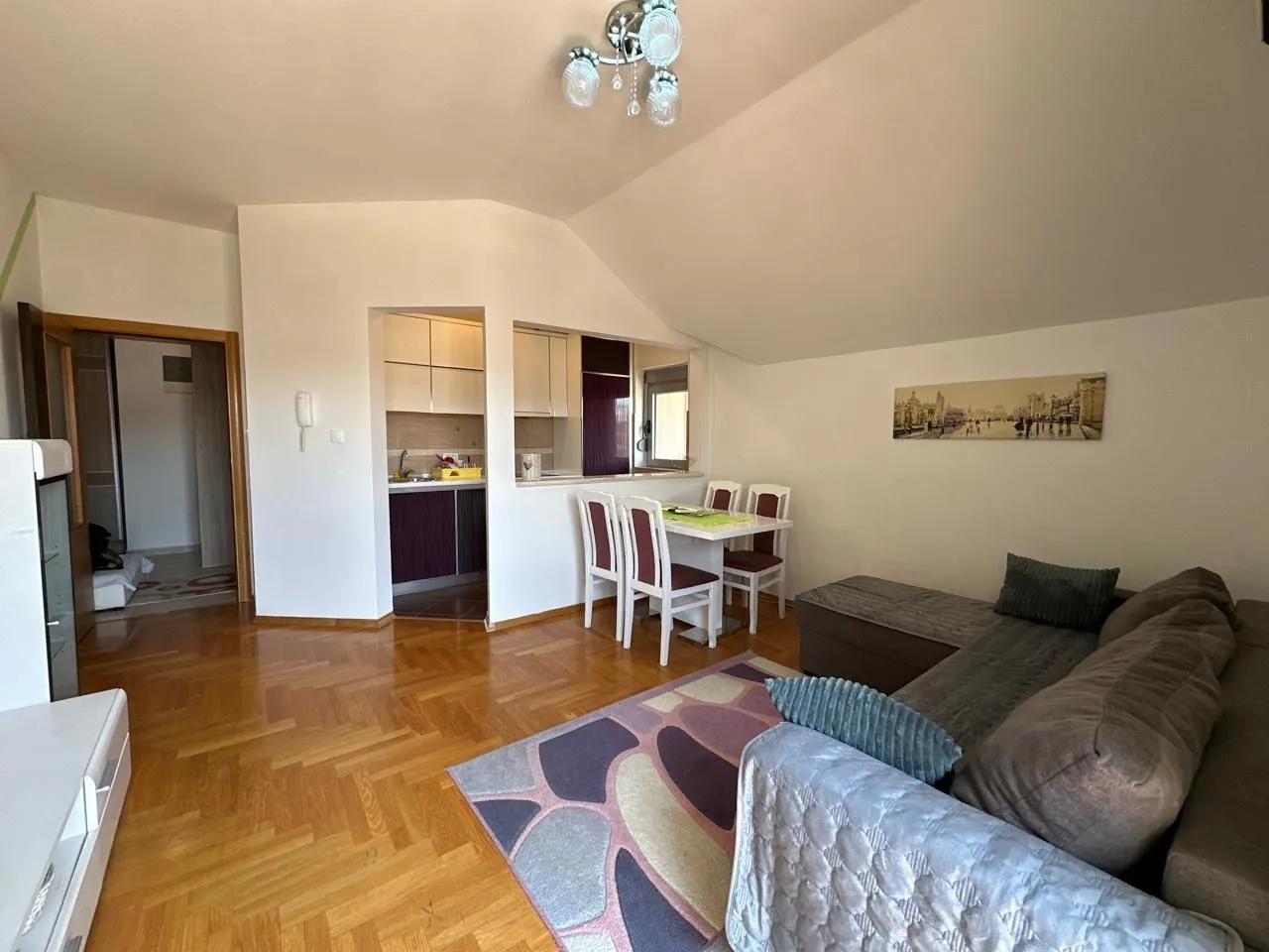 Prodaja, jednosoban stan, 45m², Stari Aerodrom, Podgorica