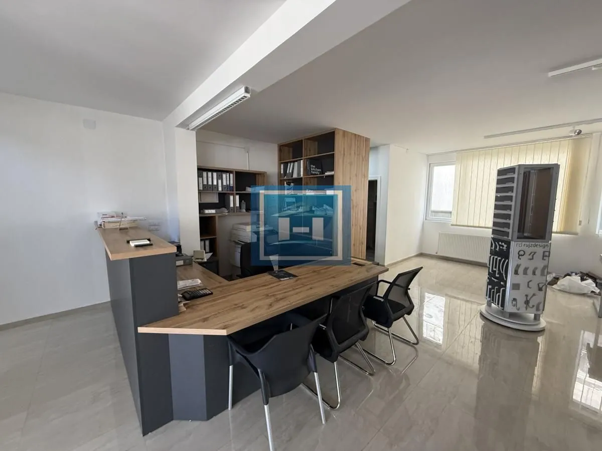Rent, office space, 194m², Industrijska zona, Jagodina