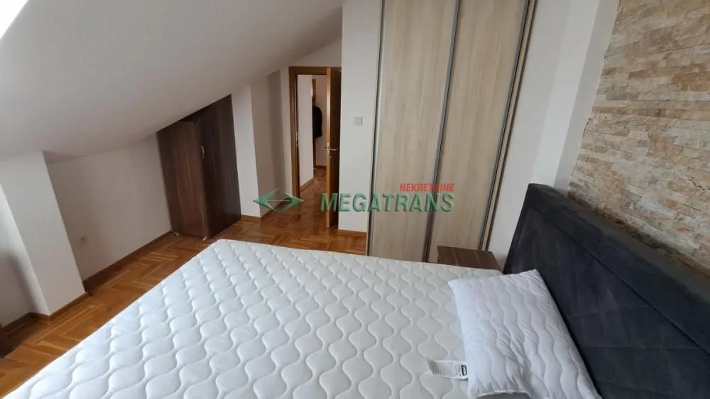 Izdavanje, četvorosoban stan, 103m², Grbavica, Novi Sad Sve Podlokacije