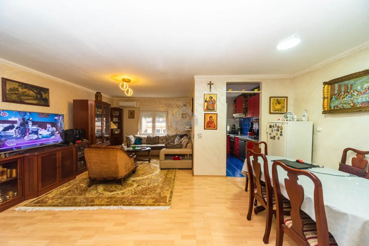 Prodaja, trosoban stan, 109m², Centar, Podgorica