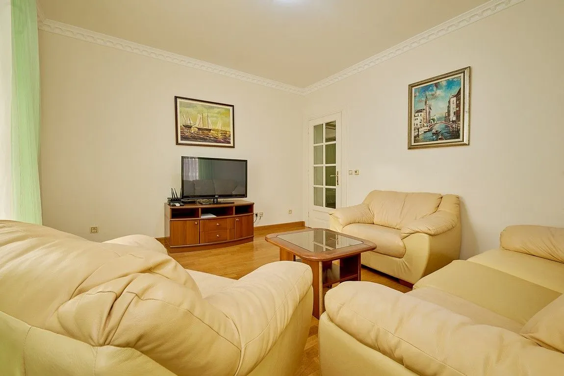Sale, four bedroom apartment, 131m², Sveti Stefan, Budva