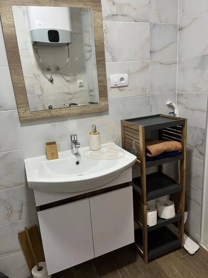 Izdavanje, jednosoban stan, 50m², Banatić, Novi Sad Sve Podlokacije