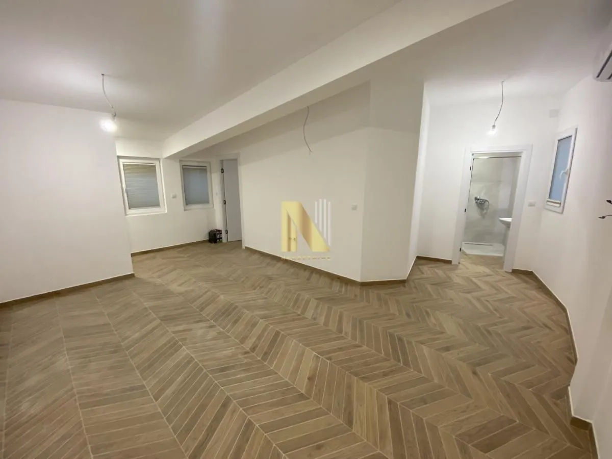 Prodaja, dvosoban stan, 43m², Rotkvarija, Novi Sad Sve Podlokacije