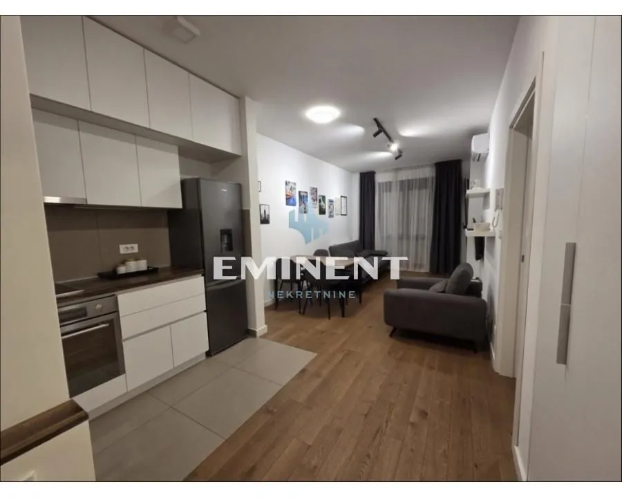 Izdavanje, dvosoban stan, 43m², Zvezdara Sve Podlokacije, Beograd