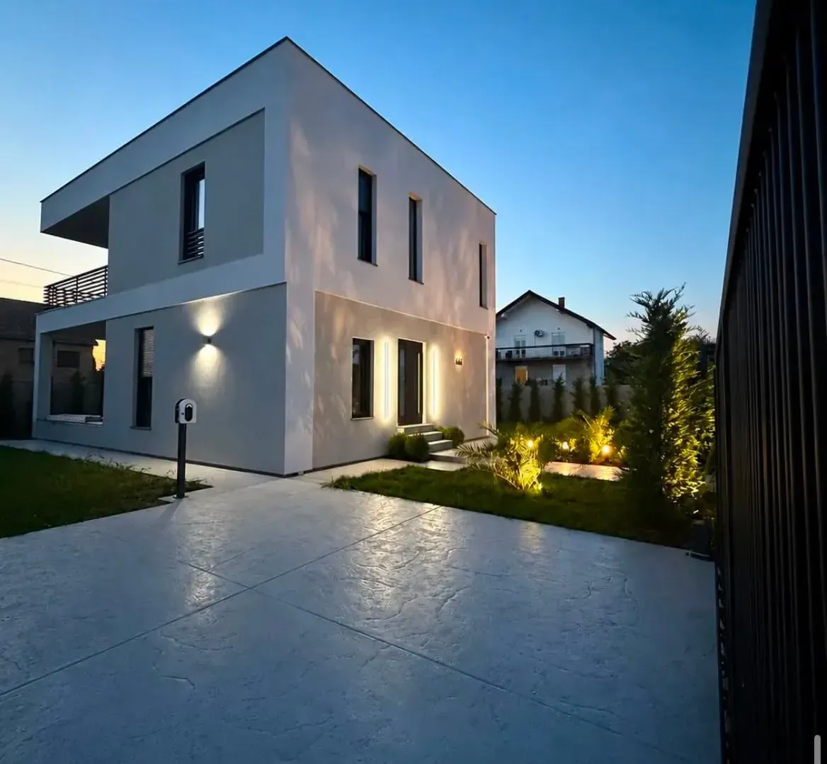 Izdavanje, kuća, 225m², Gornja Gorica, Podgorica