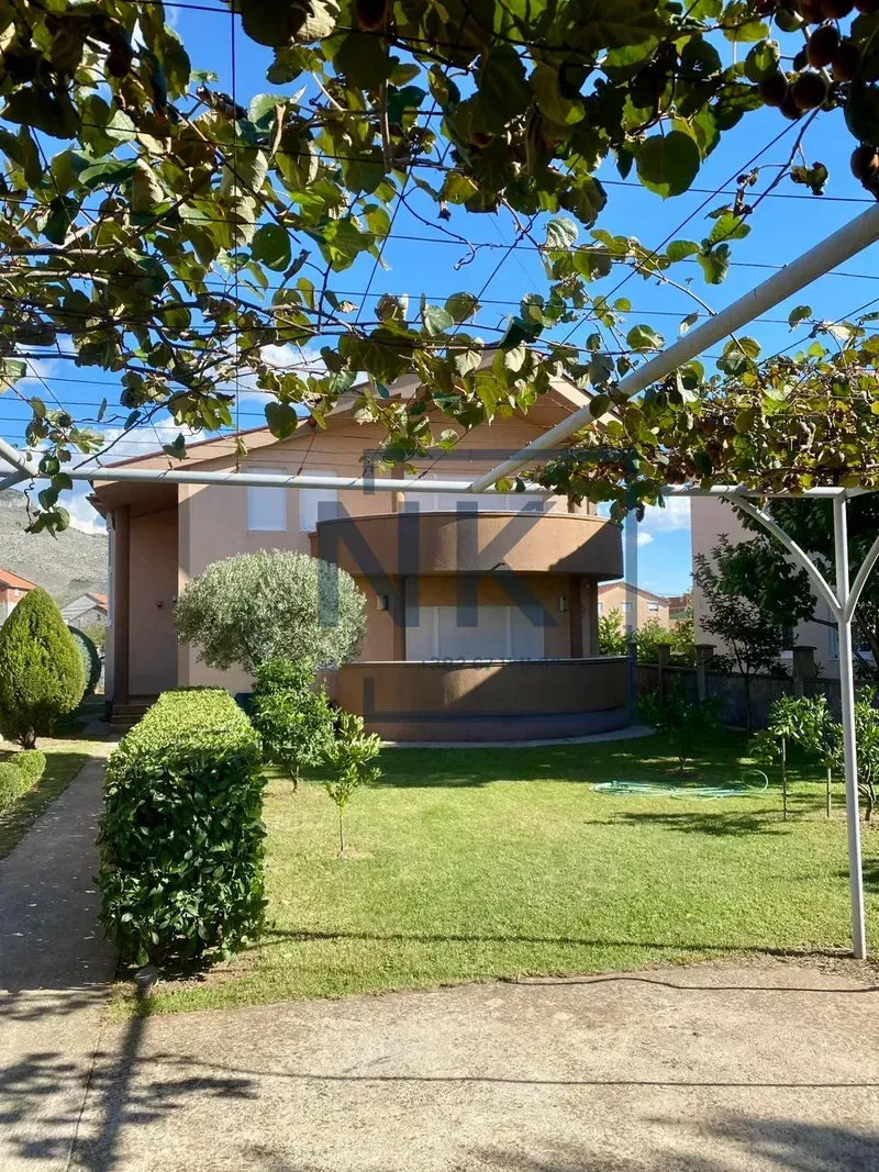 Rent, house, 240m², Tuzi, Podgorica