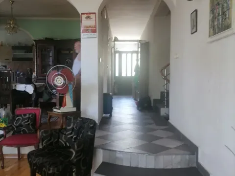 Prodaja, kuća, 330m², Podgorica, Crna Gora - image 6