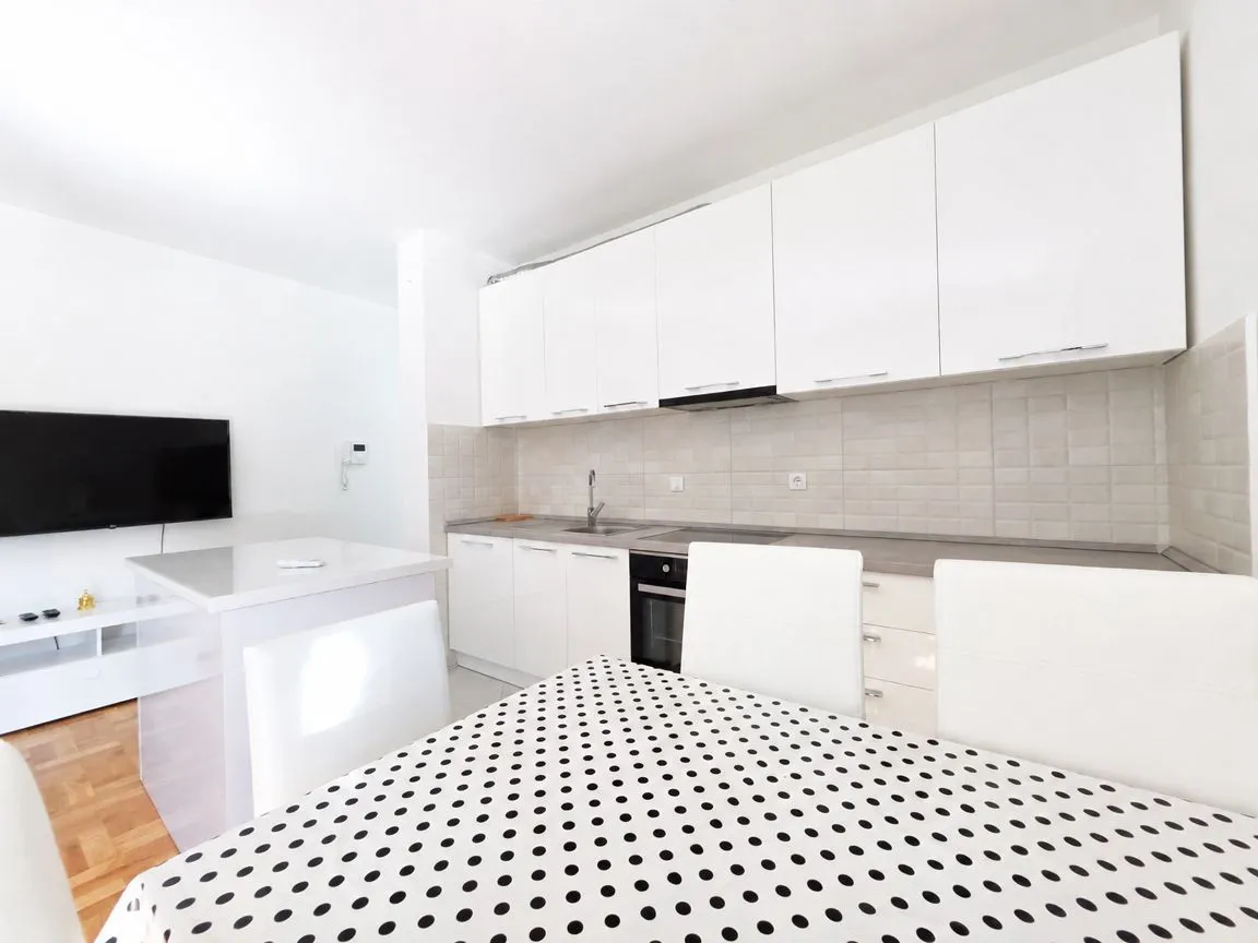 Sale, two bedroom apartment, 58m², Bečići, Budva