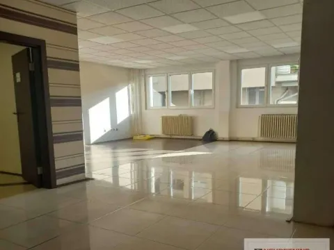 Izdavanje, poslovni prostor, 102m², Liman 4, Novi Sad Sve Podlokacije - image 2