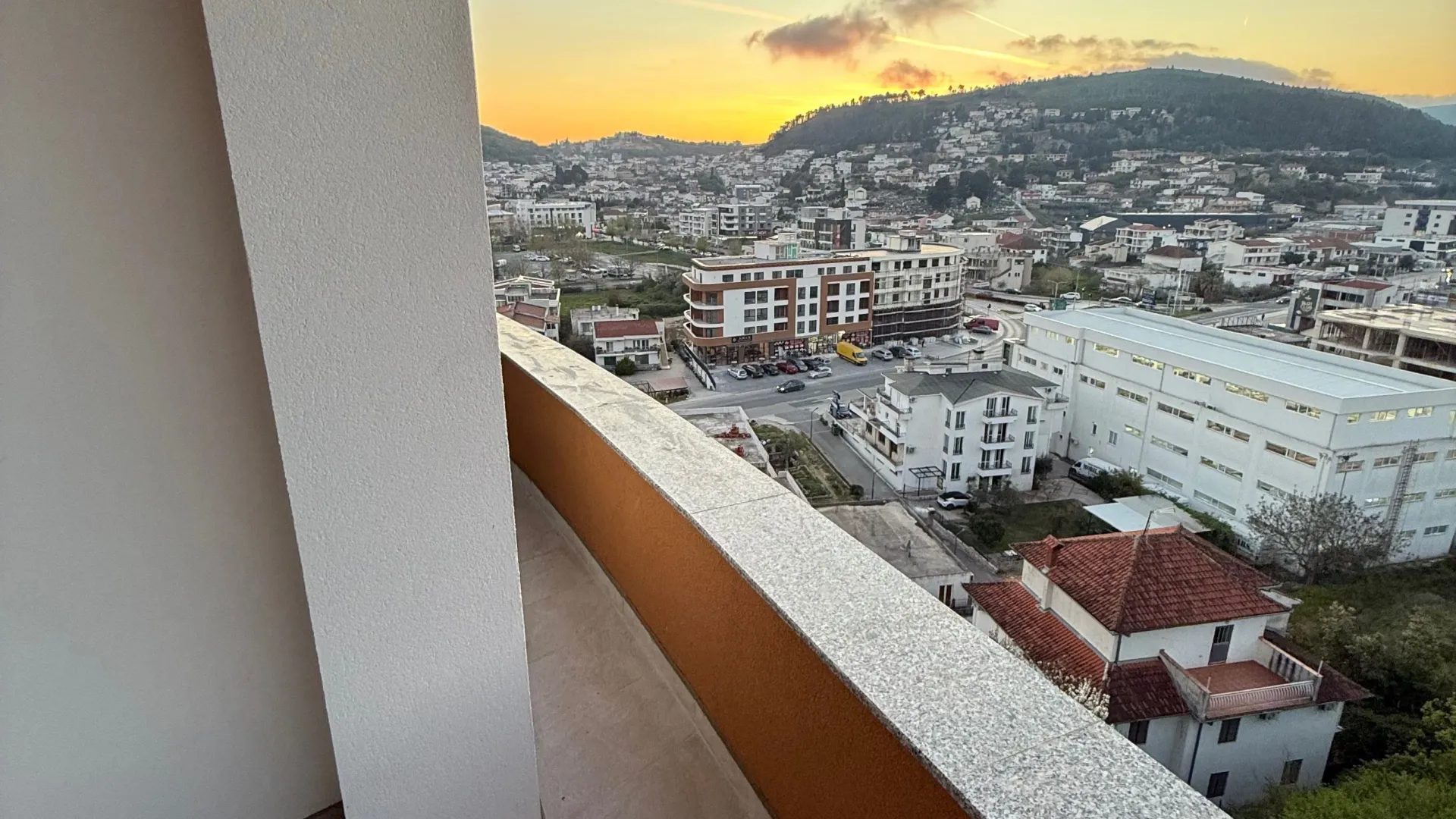 Prodaja, jednosoban stan, 41m², Centar, Ulcinj