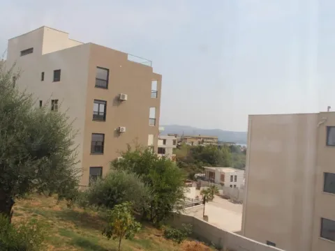 Rent, one bedroom apartment, 42m², Pod Kuk, Tivat - image 2