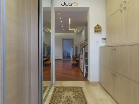 Izdavanje, kuća, 170m², Dajbabe, Podgorica - image 2