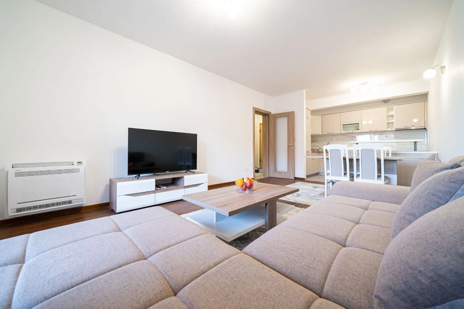 Izdavanje, dvosoban stan, 70m², Master Kvart, Podgorica