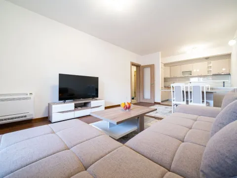 Izdavanje, dvosoban stan, 70m², Master Kvart, Podgorica - image 24