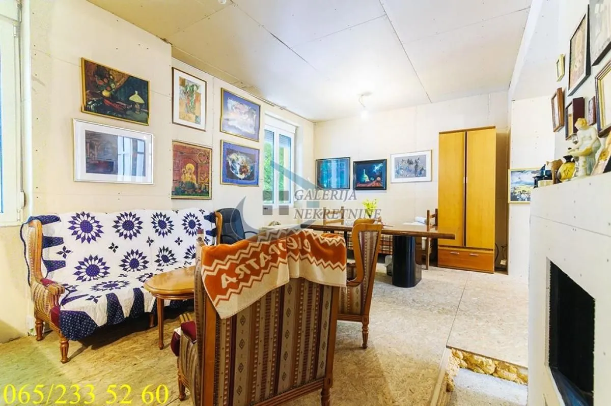 Sale, two bedroom apartment, 86m², Kalenić Pijaca, Vračar Sve Podlokacije