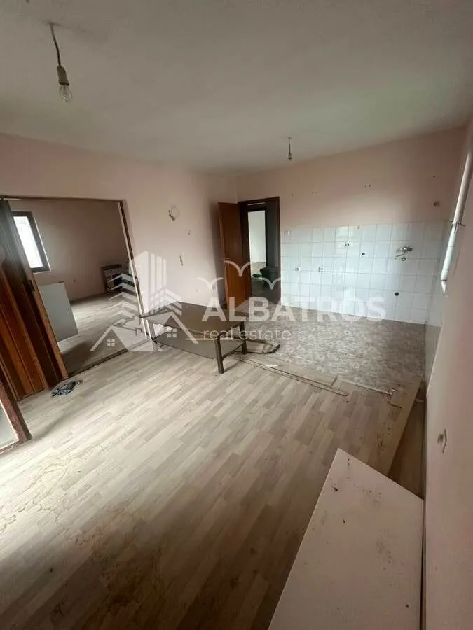 Prodaja, kuća, 400m², Zagorič, Podgorica