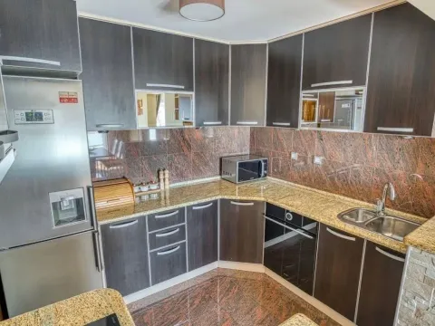 Prodaja, četvorosoban stan, 188m², Budva, Crna Gora - image 4