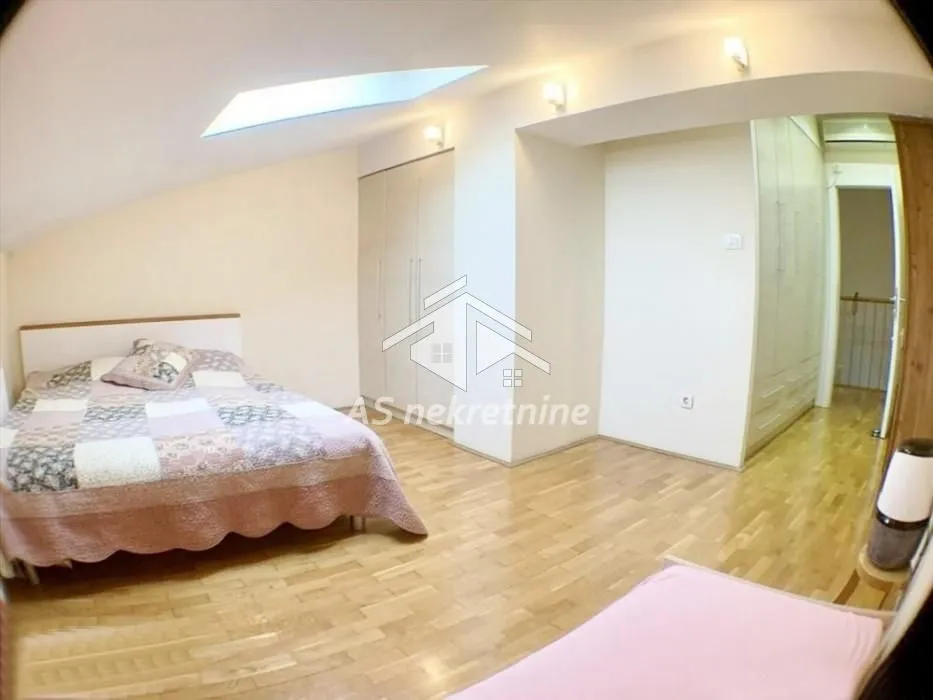Sale, four bedroom apartment, 157m², Đeram Pijaca, Beograd