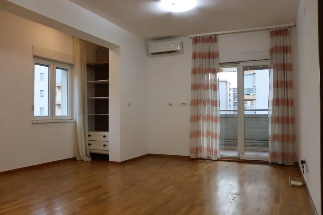Rent, three bedroom apartment, 70m², City Kvart, Podgorica