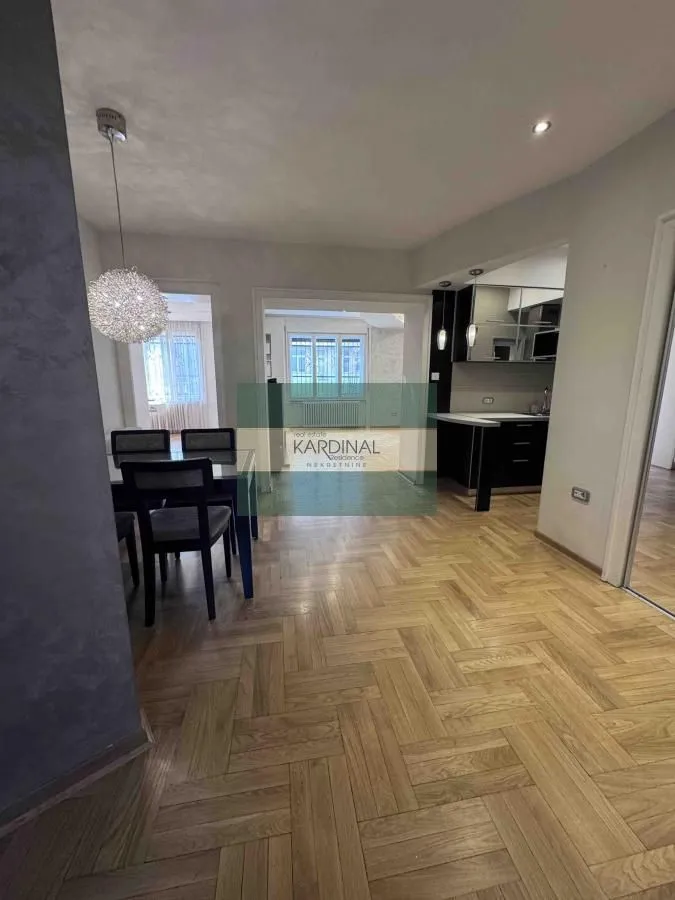 Prodaja, trosoban stan, 79m², Stari grad, Novi Sad