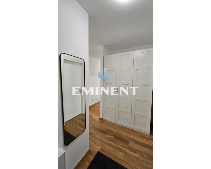 Izdavanje, četvorosoban stan, 107m², Novi Beograd Blok 65, Novi Beograd Sve Podlokacije