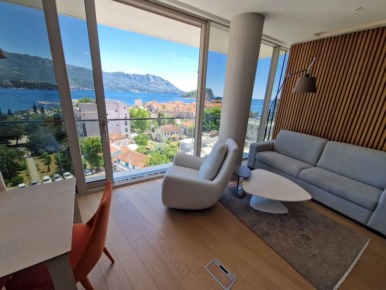 Rent, two bedroom apartment, 84m², Centar, Budva