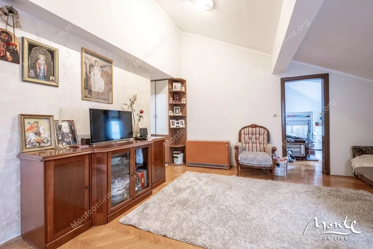 Prodaja, trosoban stan, 63m², Tivat, Crna Gora