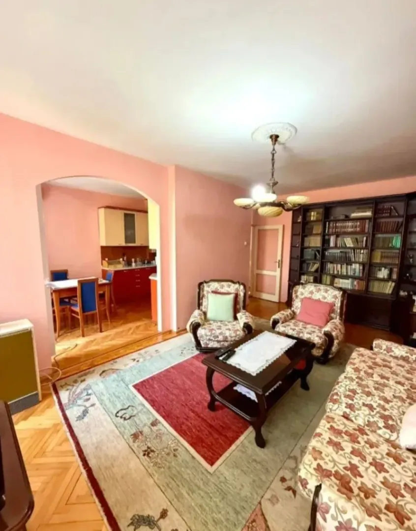 Prodaja, trosoban stan, 102m², Pejton, Podgorica