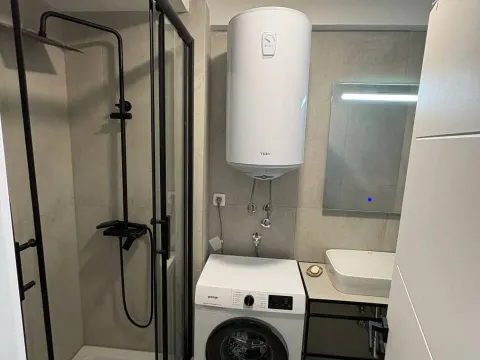 Izdavanje, garsonjera, 25m², Centar, Podgorica - image 3